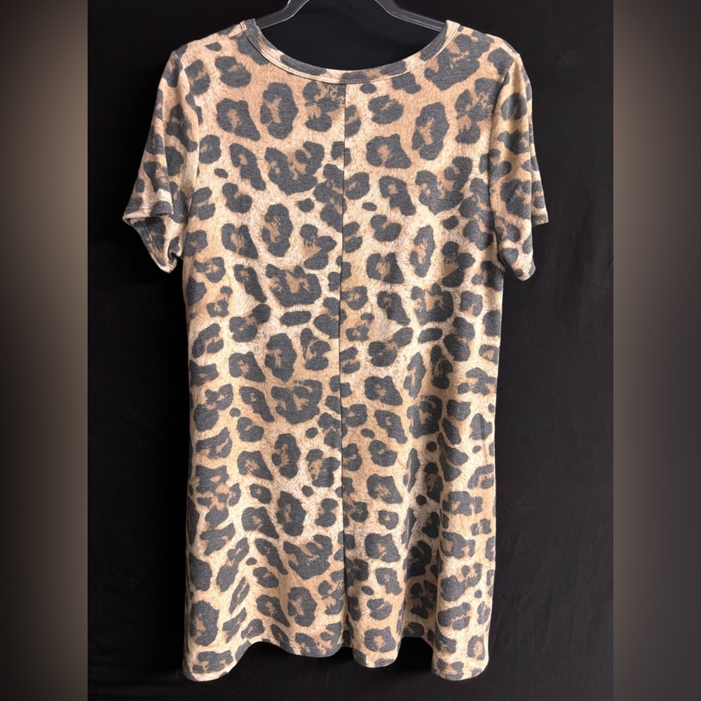 Animal Print Top Long Length Size Medium - Picture 2 of 2